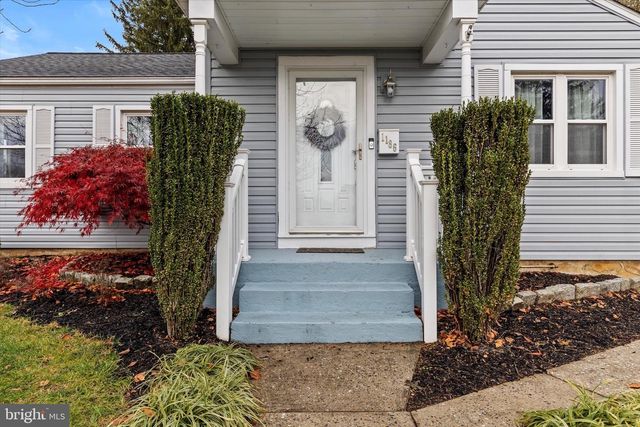 1186 KINGSLEY RD, Camp Hill, PA 17011