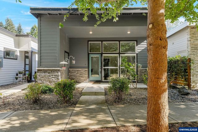 1831 Cousteau Lp SE, Salem, OR 97302