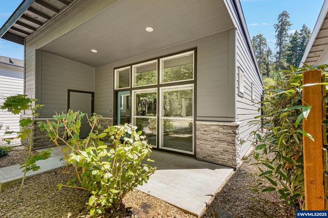 1831 Cousteau Lp SE, Salem, OR 97302