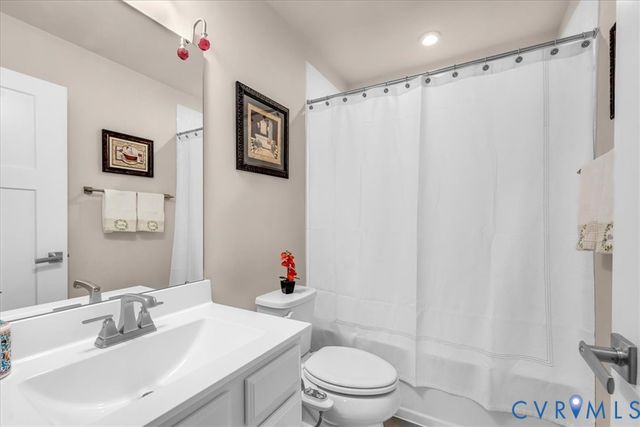 6415 Twin Falls Ct, Moseley, VA 23120