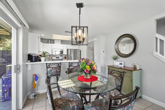 6334 Laguna Mirage Ln, Elk Grove, CA 95758