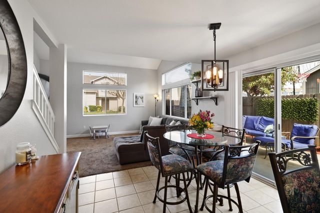 6334 Laguna Mirage Ln, Elk Grove, CA 95758