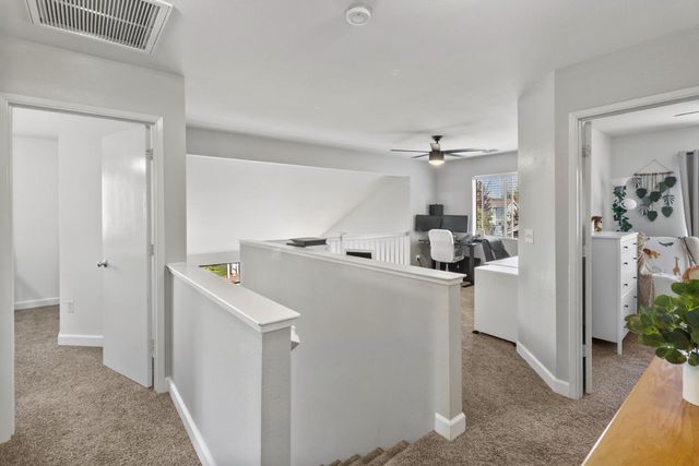 6334 Laguna Mirage Ln, Elk Grove, CA 95758