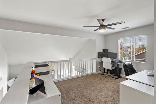 6334 Laguna Mirage Ln, Elk Grove, CA 95758