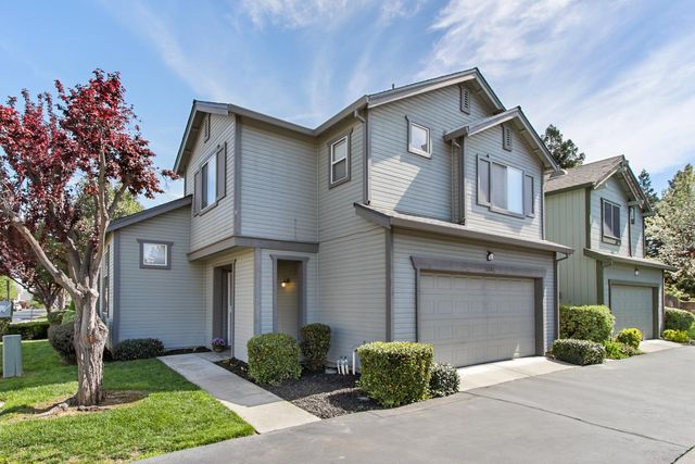 6334 Laguna Mirage Ln, Elk Grove, CA 95758