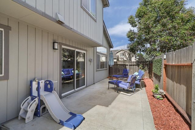 6334 Laguna Mirage Ln, Elk Grove, CA 95758