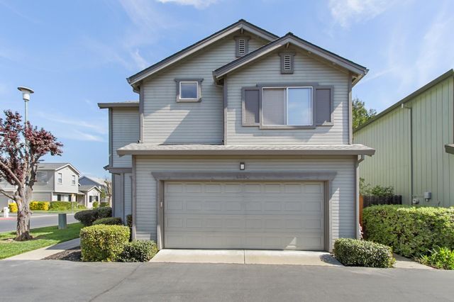 6334 Laguna Mirage Ln, Elk Grove, CA 95758