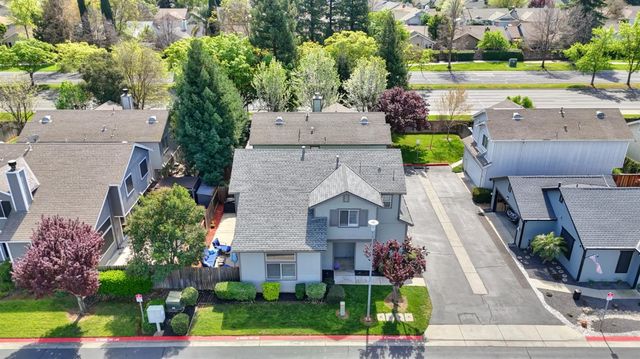 6334 Laguna Mirage Ln, Elk Grove, CA 95758