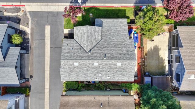 6334 Laguna Mirage Ln, Elk Grove, CA 95758