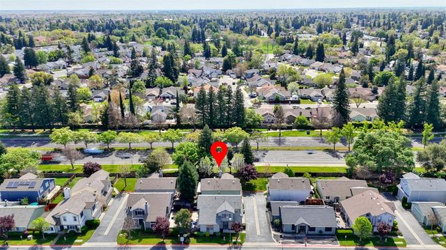 6334 Laguna Mirage Ln, Elk Grove, CA 95758