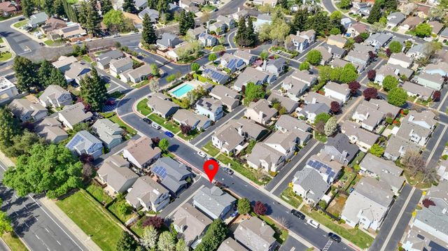 6334 Laguna Mirage Ln, Elk Grove, CA 95758