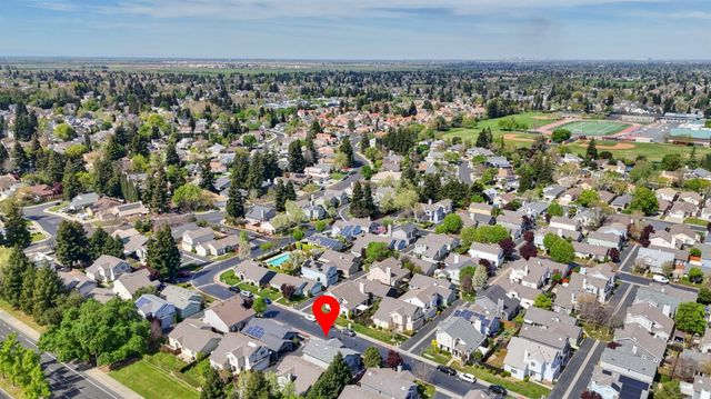 6334 Laguna Mirage Ln, Elk Grove, CA 95758