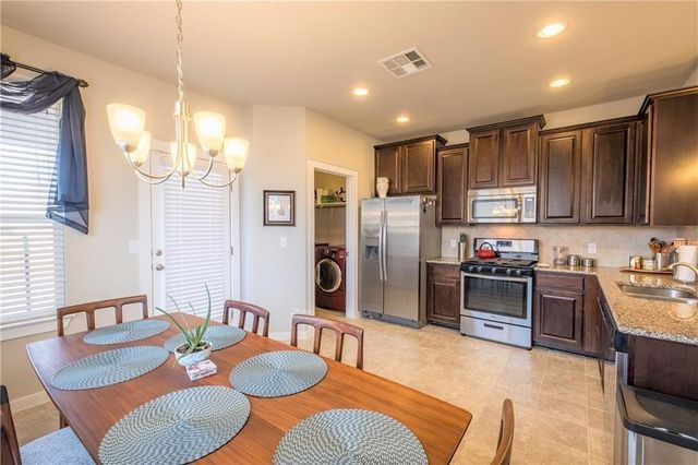 5501 Bonneville BND, Austin, TX 78744