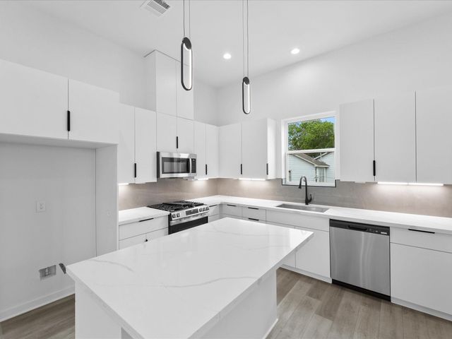 1264 Finnigan Street, Houston, TX 77020