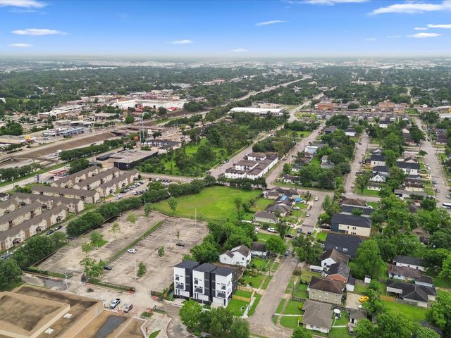 1264 Finnigan Street, Houston, TX 77020