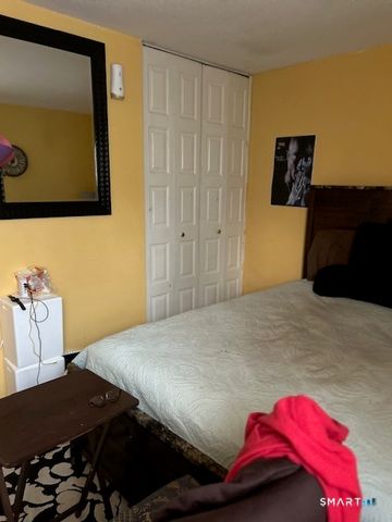 92 Angel Drive APT C, Waterbury, CT 06708