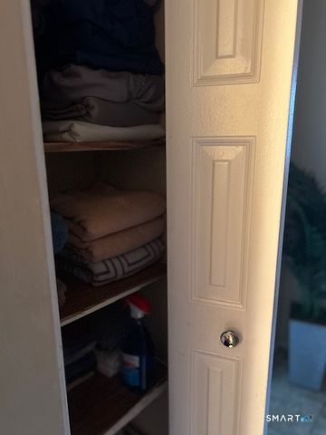 92 Angel Drive APT C, Waterbury, CT 06708