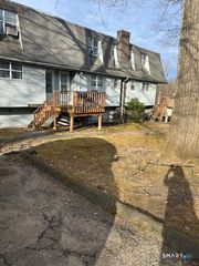 92 Angel Drive APT C, Waterbury, CT 06708