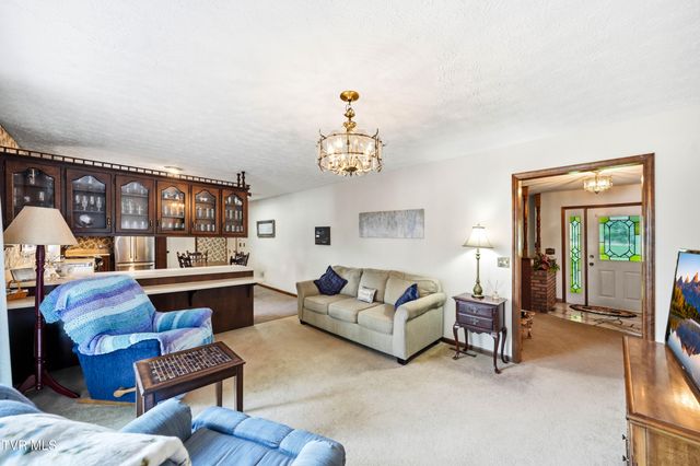 192 Snyder Drive, Johnson City, TN 37615