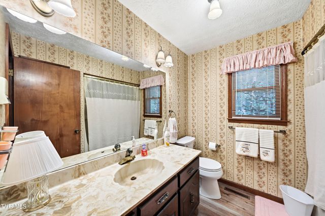 192 Snyder Drive, Johnson City, TN 37615