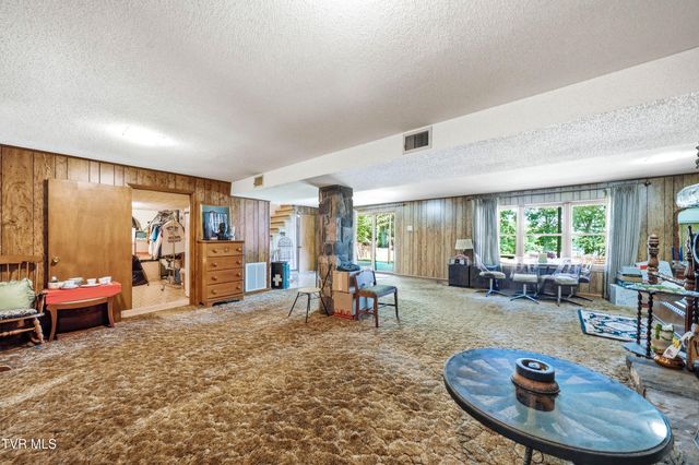 192 Snyder Drive, Johnson City, TN 37615