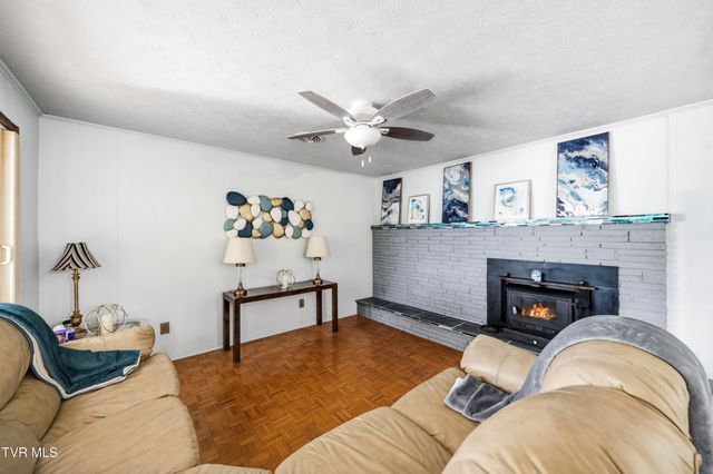 192 Snyder Drive, Johnson City, TN 37615