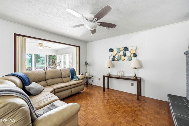 192 Snyder Drive, Johnson City, TN 37615