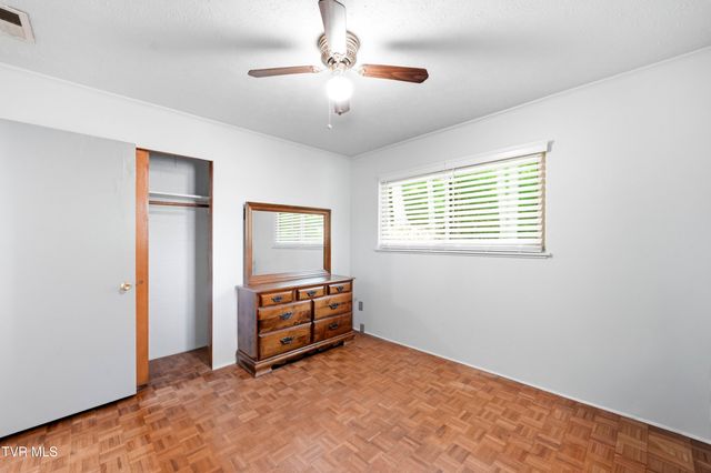 192 Snyder Drive, Johnson City, TN 37615