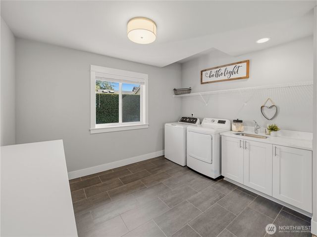 28911 220th Place SE, Black Diamond, WA 98010