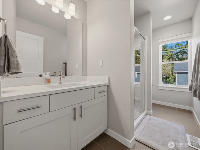 28911 220th Place SE, Black Diamond, WA 98010