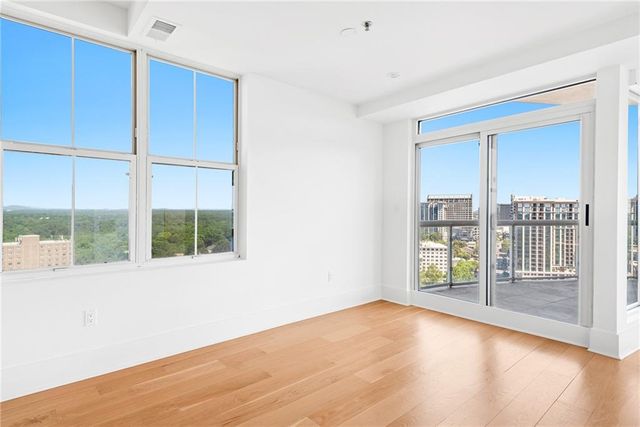 2881 Peachtree Road NE 2201, Atlanta, GA 30305