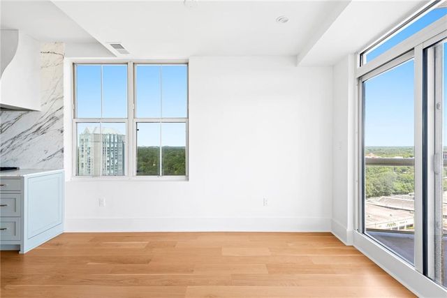 2881 Peachtree Road NE 2201, Atlanta, GA 30305