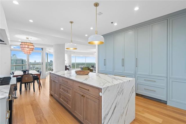 2881 Peachtree Road NE 2201, Atlanta, GA 30305