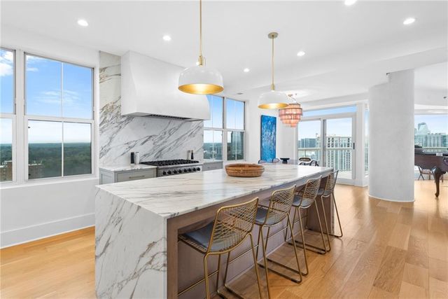 2881 Peachtree Road NE 2201, Atlanta, GA 30305