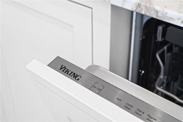 2881 Peachtree Road NE 2201, Atlanta, GA 30305