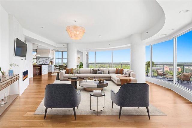 2881 Peachtree Road NE 2201, Atlanta, GA 30305