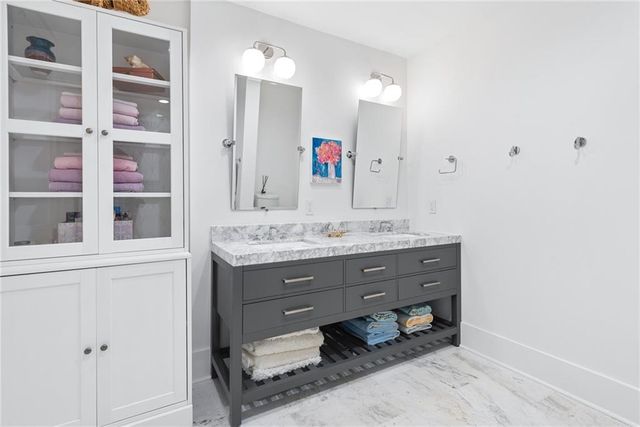 2881 Peachtree Road NE 2201, Atlanta, GA 30305