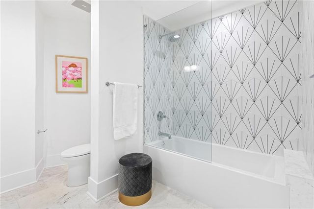 2881 Peachtree Road NE 2201, Atlanta, GA 30305