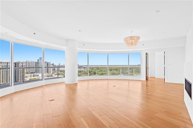 2881 Peachtree Road NE 2201, Atlanta, GA 30305