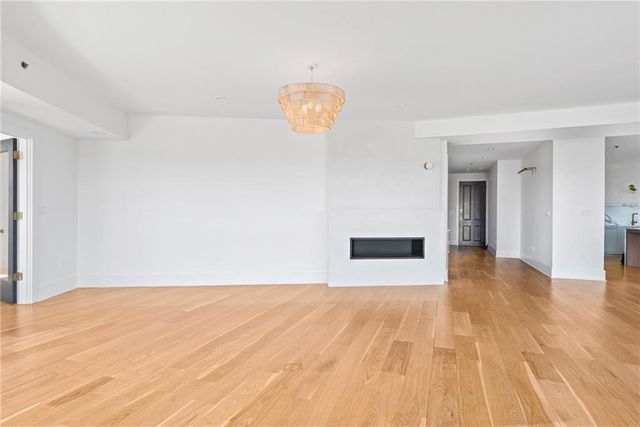 2881 Peachtree Road NE 2201, Atlanta, GA 30305