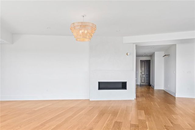 2881 Peachtree Road NE 2201, Atlanta, GA 30305