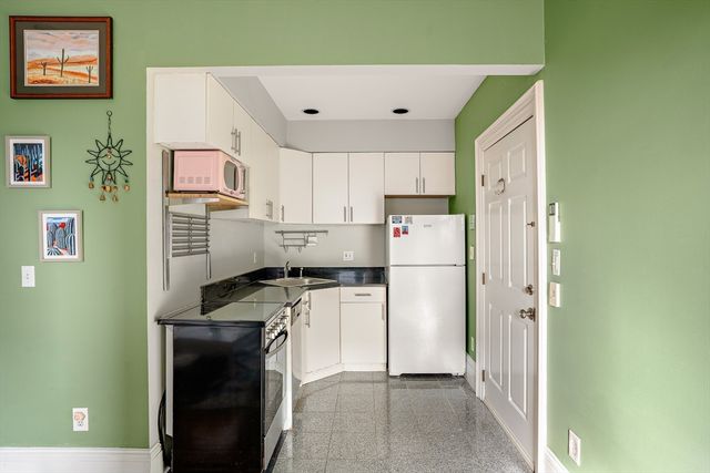 565 Massachusetts Ave. 4, Boston, MA 02118