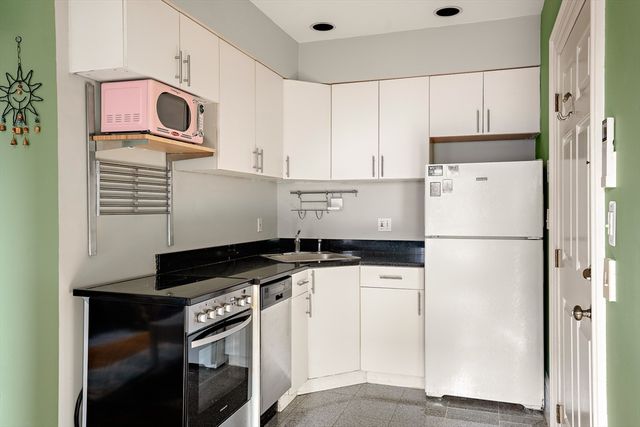 565 Massachusetts Ave. 4, Boston, MA 02118