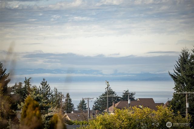 1728 W 6th Street, Port Angeles, WA 98363