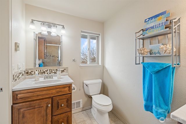 1728 W 6th Street, Port Angeles, WA 98363