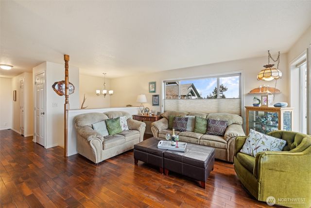 1728 W 6th Street, Port Angeles, WA 98363