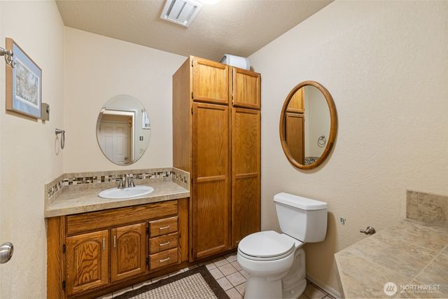 1728 W 6th Street, Port Angeles, WA 98363