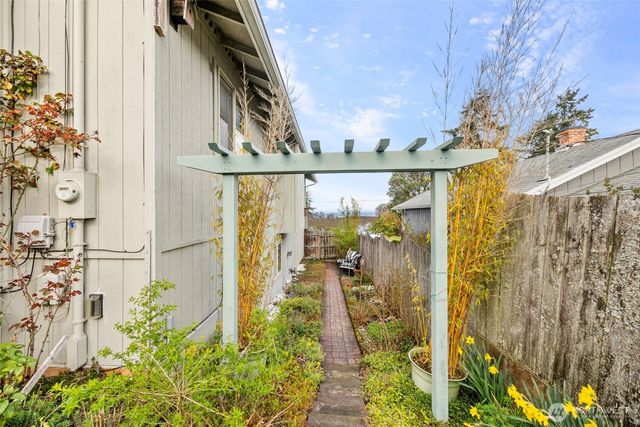 1728 W 6th Street, Port Angeles, WA 98363