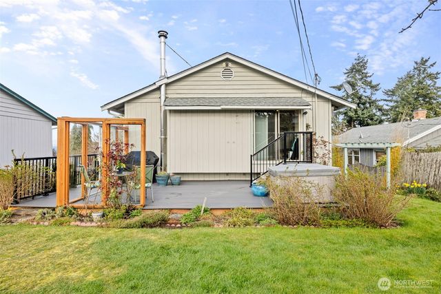 1728 W 6th Street, Port Angeles, WA 98363