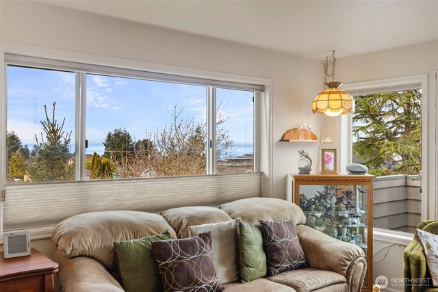 1728 W 6th Street, Port Angeles, WA 98363